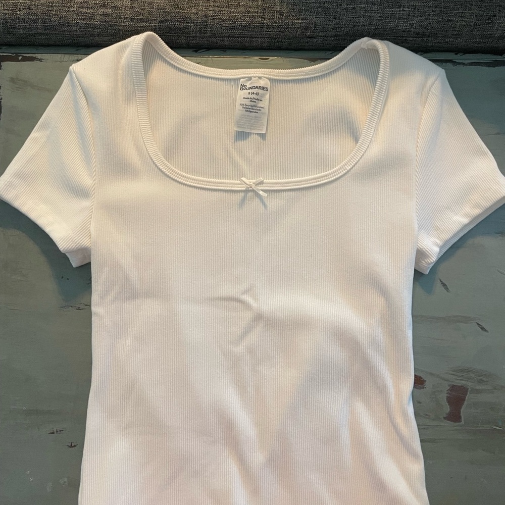 No Boundaries White Ribbed Scoop Neck Tee with Bow